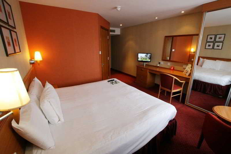 Days Inn Stevenage North Балдок Екстериор снимка